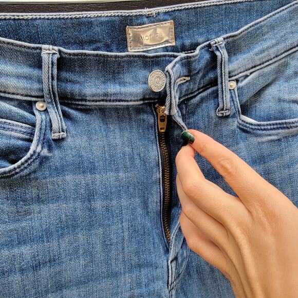 MOTHER Stunner Zip Ankle Step Fray Skinny Jean in Good Girls Do Size 27 - Picture 7 of 10